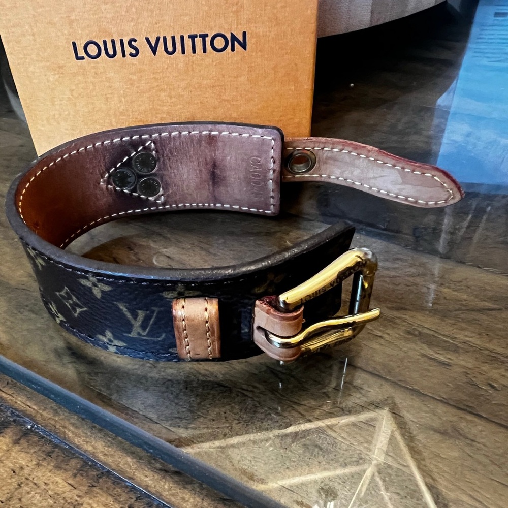 Louis Vuitton leather cuff - Picture 6 of 8